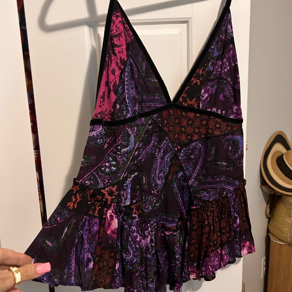 FREE PEOPLE / SUMMERRRR - TIME ! NWTS / Perfect !RUNS LIKE AN “ M “ or small L!